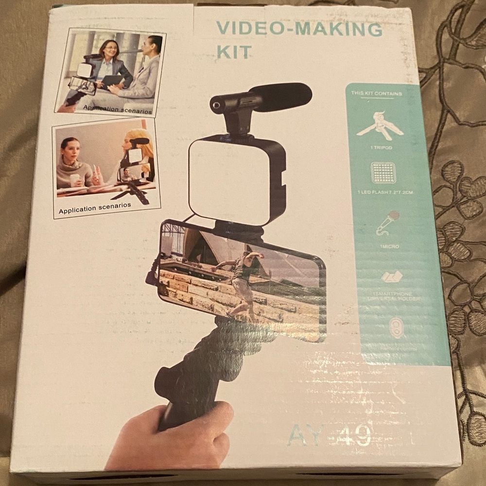 Video-Making Kit with LED Flash and Microphone - Black